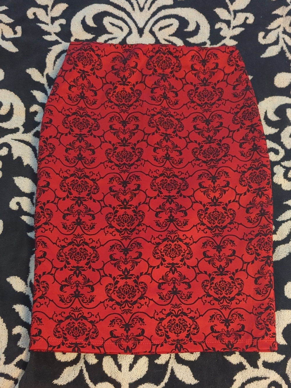Rue21 Red Pencil Skirt with Black Velvet Damask Print - S